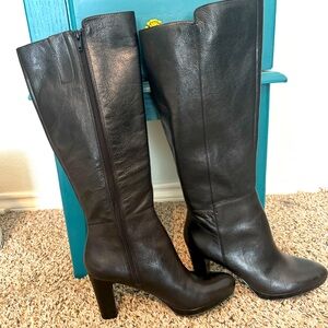 Like New NINE WEST “Poree” Platform Boot, Size 8